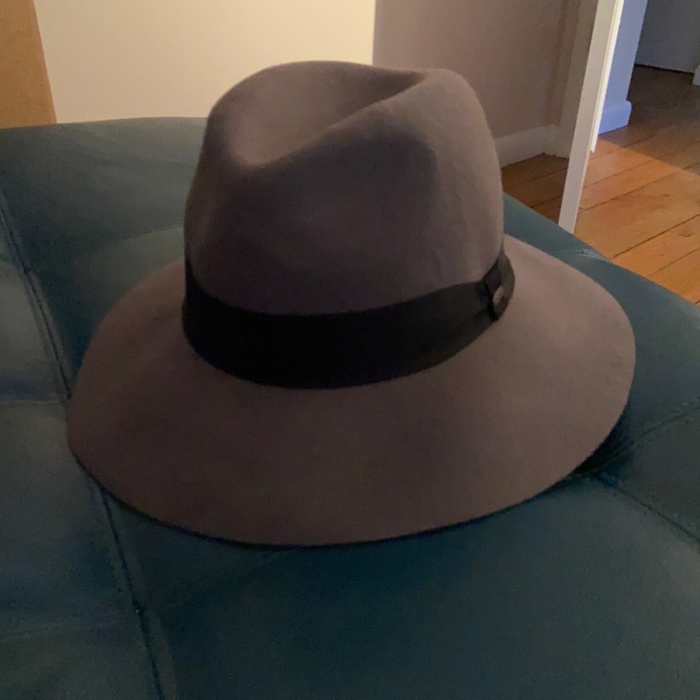 C.C. Exclusives Gray wool hat